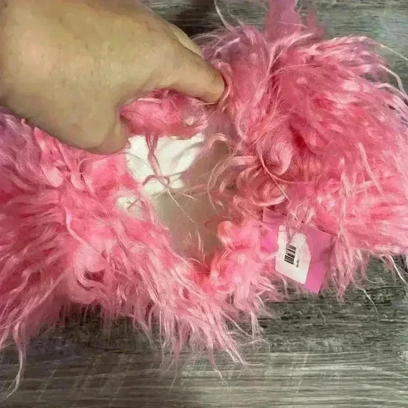 Milk Jelli Pink Heart Faux Fur Purse - Picture 4 of 5
